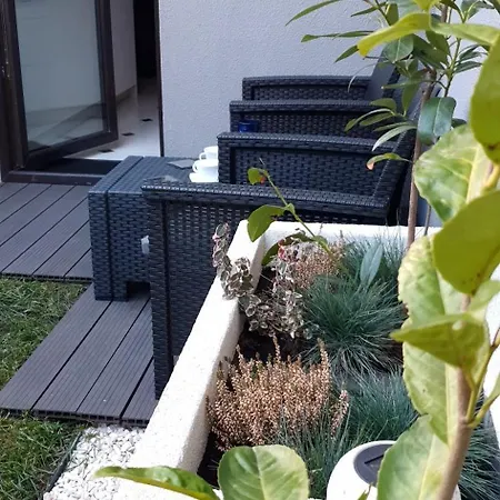 Lägenhet Z Ogrodem Przy Orlej *