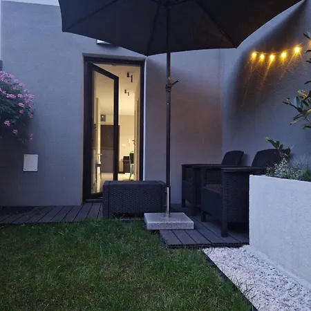 Z Ogrodem Przy Orlej Apartment